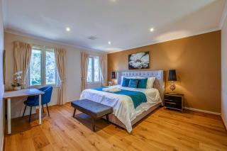 StayAU Sunset Two Story Lakeside Oasis with Scenic Yard - 5