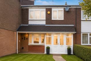 Whole Home Sleeps 8 in West Midlands - 0