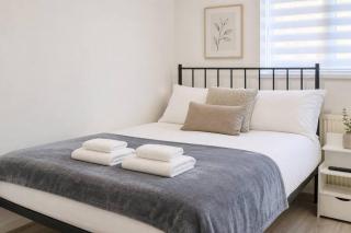 Whole Home Sleeps 8 in West Midlands - 3