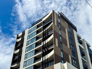 StayAU Convenient Apartment with Patio in Box Hill - 6