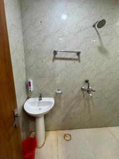 Hotel Shree Vrindavan Inn - 7