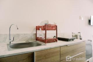 Homey and Comfy Studio Collins Boulevard Apartment By Travelio - 2
