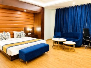 The Luxury Inn - 1
