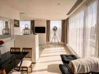 Sidemersey Livings - Liverpool City Centre Penthouse, Huge Balcony & Skyline Views, Secure Parking - 4