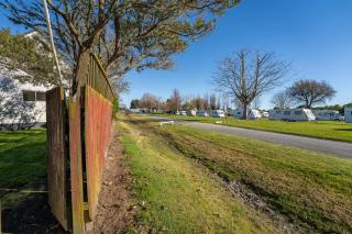 Tahunanui Beach Holiday Home - 1