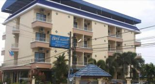 Ritzy House Hotel - 3