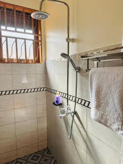 Kwetu Spaces Kampala Near Makerere & CBD - 7