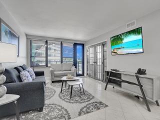 Cozy Beachfront 2 BDR Miami Beach Condo 406 - 0