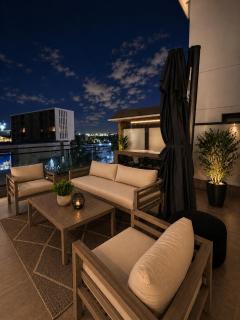 SkyLuxe Casablanca Private Jacuzzi and SkyBar - 5