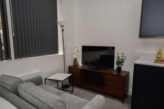 Modern Studio Apartment in Central Bradford - 1
