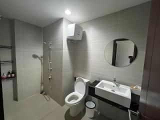 West Vista 2BR by Senyaman Living - 7