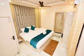 Grand Palace hotel with swimming pool - 5