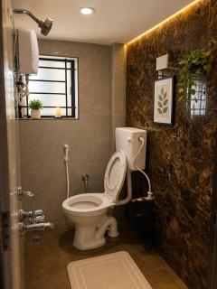 AC Private 1BHK with Movie Lounge and Fast WiFi - 7