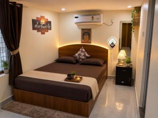AC Private 1BHK with Movie Lounge and Fast WiFi - 6