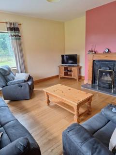 Charming 3BR Country Home Near Swinford - 5