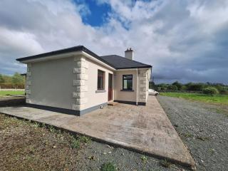 Charming 3BR Country Home Near Swinford - 3