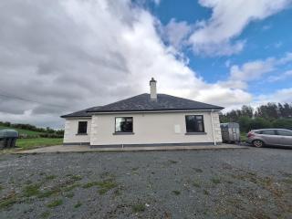 Charming 3BR Country Home Near Swinford - 1