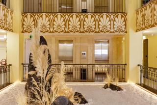 Phoenix Boutique Hotel - 2