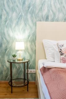 Charming & Stylish Apartment near Prague Castle & Metro - 8