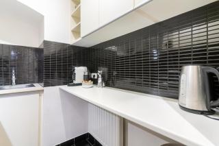 Charming & Stylish Apartment near Prague Castle & Metro - 4