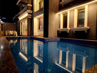Twilight Stays ll 3BHK VILLA ll Swimming Pool ll Snooker Tab ll AC ll BBQ - 8