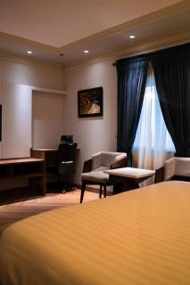 Le Aura Grand Hotel - 8