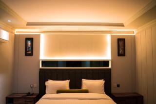 Le Aura Grand Hotel - 2