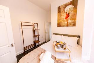 Stylish Sunderland Home - Sleeps 14 - 3