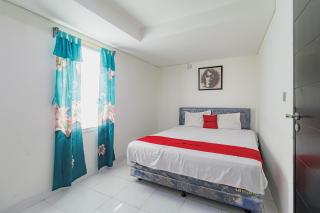 RedDoorz near Green Sedayu Mall - 4