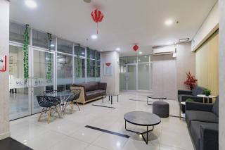 RedDoorz near Green Sedayu Mall - 2