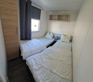 La Carabasse 4 étoiles Mobilhome 6 personnes, 3 chambres tout confort - 2
