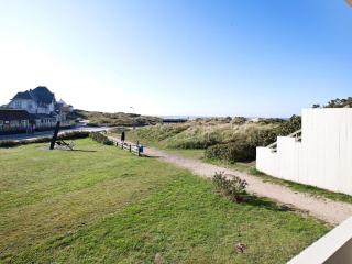 Apartment with terrace in a holiday park - 1