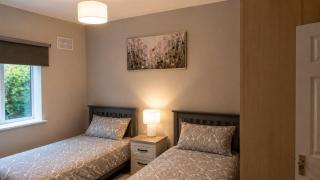 Stylish 2BR Apartment Easy Dublin Access - 9