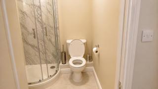 Stylish 2BR Apartment Easy Dublin Access - 4