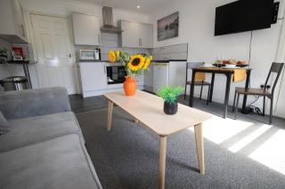 Oliver Wests Beautiful 1 Bedroom Retreat - 8