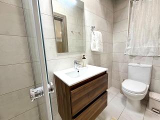 Spacious 3-Bedroom with Terrace Near Paceville & Beach - 7