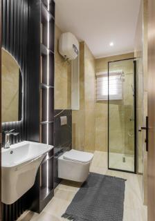 Executive Two-Bedroom Apartment, Ensuite Rooms and Prime Location - 4