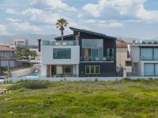 Ocean 9 - Sunset Beachfront Apartments - 8