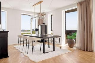 Luxury Harbour Penthouse Panoramic Views - 9