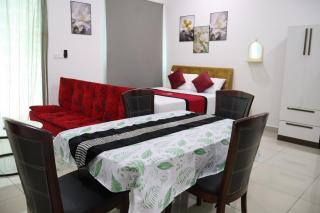 COZY Luxury Suits Fast Wifi Free Park Netflix pool 229 - 0