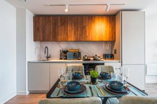 Modern, Skyline, 1 Bed Apartment Birmingham City Centre - Digbeth - 0