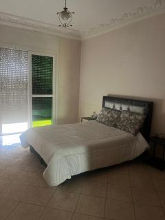Un appartement 2piece spacieux face a Souk el had - 5