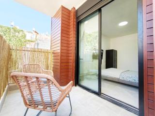 Infinity Urban Stay 4-Min Walk to the Beach & MAMAD - 3