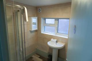 Spacious 5BR Birmingham Home | Near Edgbaston - 3