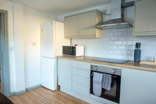 Spacious 5BR Birmingham Home | Near Edgbaston - 2