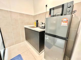 DK Impian Damansara West, Near Subang Airport unit have Internet and Netflix - 2