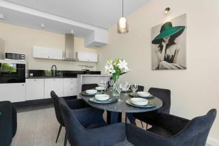 Spacious Vervena Apartment with a Terrace Close to the Beach by Renters Prestige - 8
