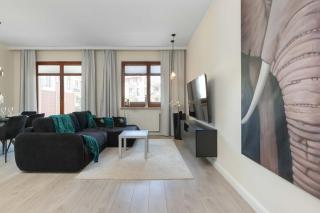 Spacious Vervena Apartment with a Terrace Close to the Beach by Renters Prestige - 4