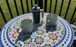 The Woodpecker Shepherds Hut with Private Hot Tub - 4