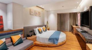 U HOTELS - 1